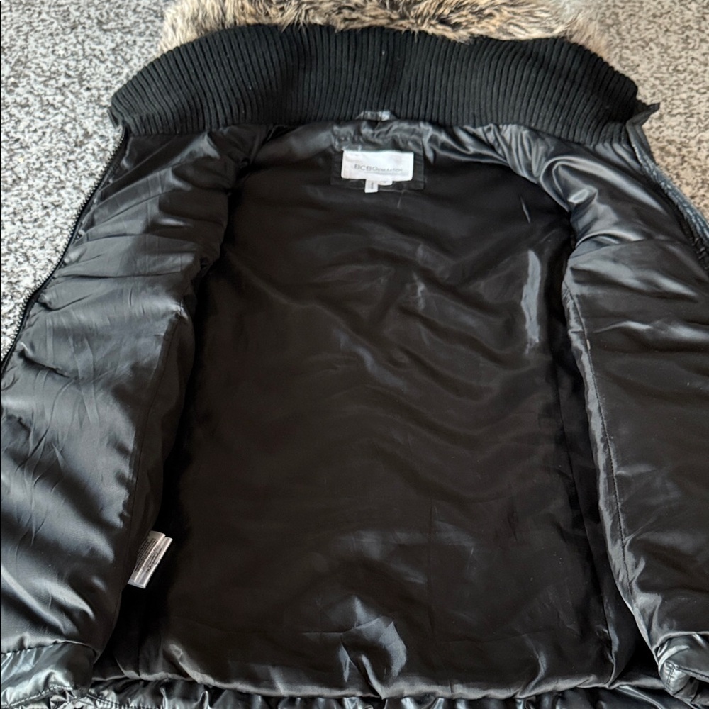 BCBGeneration Black Puffer Vest Down Blend w/Faux Fur Detachable Hood Sz M - Picture 7 of 13